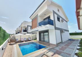 Fethiye Karagedik'te 8 kişilik havuzlu kiralık villa