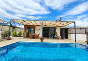 Seydikemer Eşende Kalkana Yakın Jakuzili Havuzlu Kiralık Villa