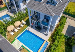 Fethiye Hisarönü'de 8 Kişilik Eğlence Merkezlerine Yakın Kiralık Villa Akdamar
