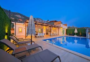 Antalya Kaş Kalkanda 8 Kişilik Jakuzili Özel Havuzlu Villa Moon Three Kızılkaya