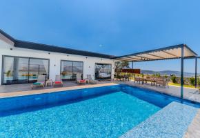 Kaş Çavdır da Doğa İçinde 4 Kişilik Jakuzili ve Korunaklı Havuzlu Lüks Villa Manzara 1