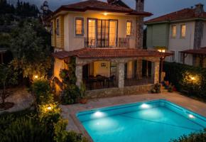 Çalış'ta Denize Yakın Özel Havuzlu Kiralık Villa