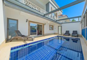 Fethiye Merkezde Isıtmalı Havuzlu Jakuzili Denize Yakın Villa Asya 2