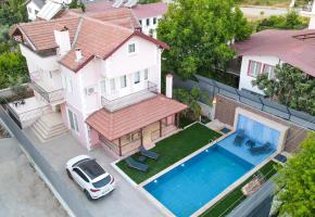 Fethiye Çiftlikte Kiralık 8 kişilik Geniş Villa Kaba