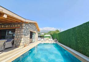 Muğla Seydikemerde Kiralık Muhafazakar Havuzlu Balayı Taş Villa Uca Royal 1