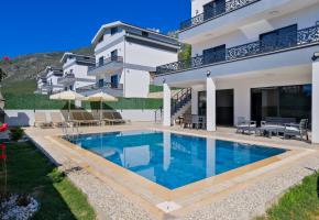 Fethiye Ölüdenizde Denize Yakın Jakuzili Balayı Tatil Villa