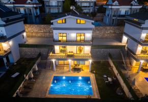 Muğla Fethiye Ölüdenizde Denize Yakın Jakuzili Balayı Tatil Villa