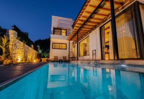 Faralya'da 6 Kişilik Deniz Manzaralı Jakuzili Yazlık Villa