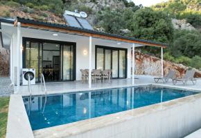 Göcek Gökçeovacıkta Havuzlu Doğa Manzaralı Villa