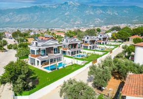 Fethiye Hisarönü'nde Doğa Manzaralı Geniş Ailelere Uygun Yazlık Villa