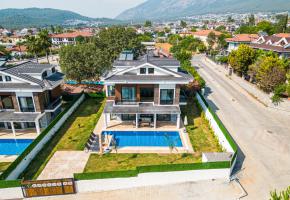 Fethiye Hisarönü'nde 8 Kişilik Doğa Manzaralı Özel Havuzlu Kiralık Villa