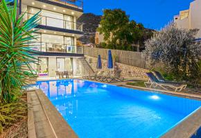 Kalkanda denize yakın özel havuzlu ve jakuzili kiralık villa Xanthos