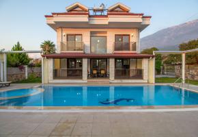 Fethiye Ovacık'ta 8 Kişilik Korunaklı Özel Havuzlu Yazlık Villa