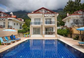 Fethiye Ovacık'ta Doğa Manzaralı 10 Kişilik Özel Havuzlu Villa