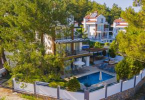 Fethiye Ölüdenizde ısıtmalı havuzlu merkeze yakın villa Deep Sea