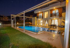 Fethiye Ovacık'ta 8 Kişilik Muhafazakar Özel Havuzlu Villa Kirala