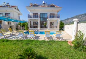 Fethiye Ovacık'ta 8 Kişilik Doğa Manzaralı Merkeze Yakın Yazlık Villa