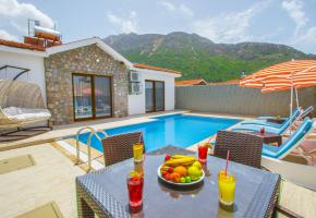 Fethiye Ölüdeniz'de Kiralık Jakuzili Muhafazakar Kiralık Villa Suit A