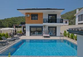 Fethiye Üzümlüde Doğa ile iAçiçe 8 kişilik manzaralı villa dağ