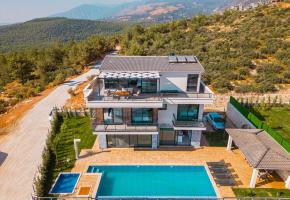 Kalkanda Deniz Manzaralı Jakuzili, Saunalı Çocuk Havuzlu Villa Zümrüt