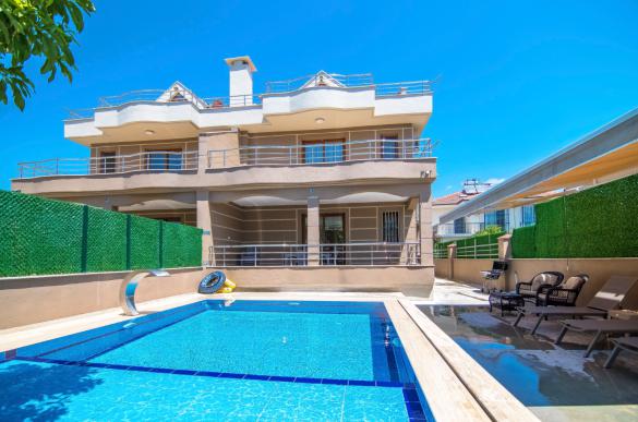 fethiye-akarca-havuzlu-villa-32_744.jpeg