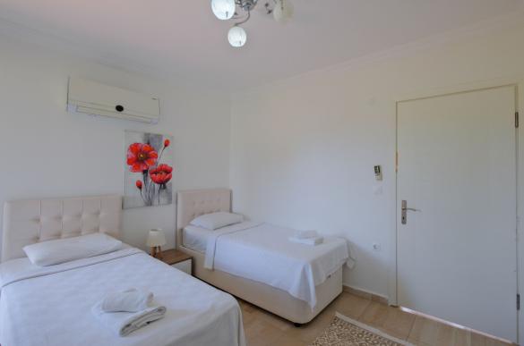 fethiye-calista-merkeze-yakin-8-kisilik-villa-21_598.JPG