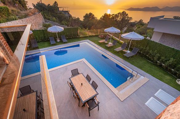 fethiye-faralyada-deniz-manzarali-jakuzili-villa-42_407.jpg