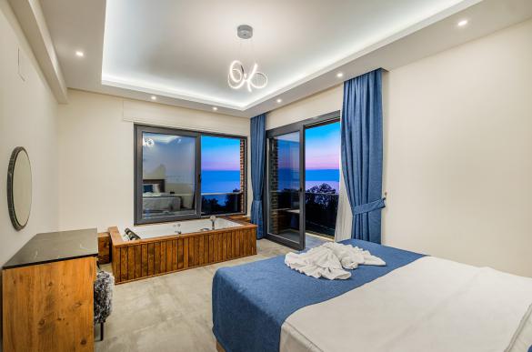 fethiye-faralyada-deniz-manzarali-jakuzili-villa-56_220.jpg