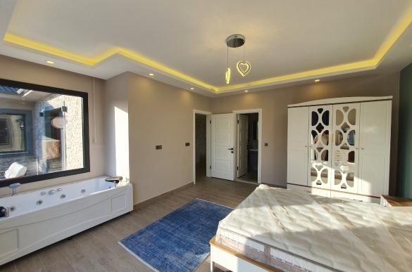 fethiye-yaniklarda-muhafazakar-jakuzili-kiralik-villa-49_996.jpg