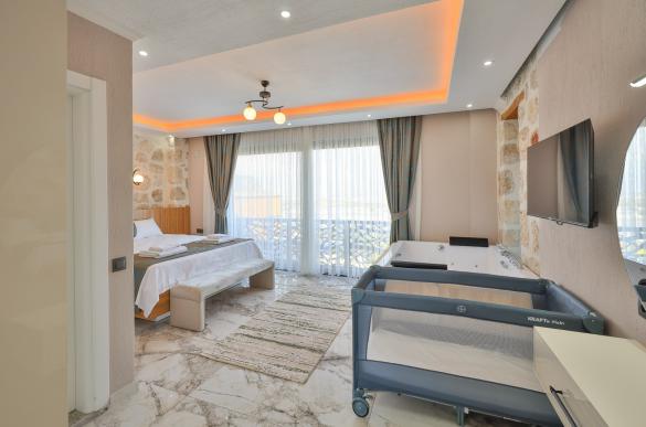 karaderede-deniz-manzarali-jakuzili-villa-21_306.jpg