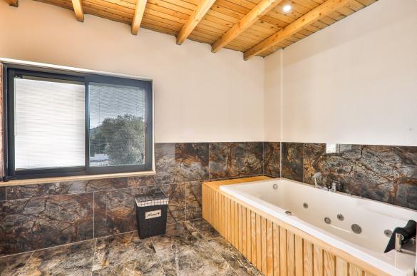 karaderede-hamamli-kapali-havuzli-saunali-villa-36_226.jpg