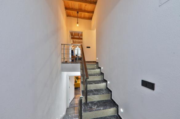 karaderede-hamamli-kapali-havuzli-saunali-villa-59_285.jpg
