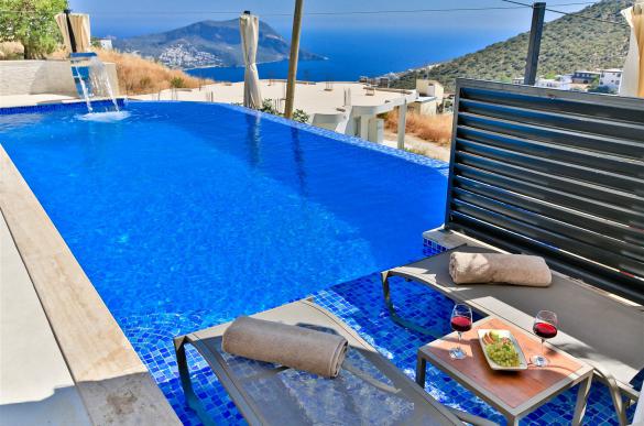 kas-kalkan-deniz-manzarali-muhafazakar-villa-56_498.jpg