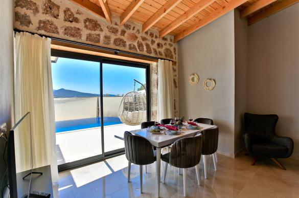 kas-kalkan-deniz-manzarali-muhafazakar-villa-5_991.jpg