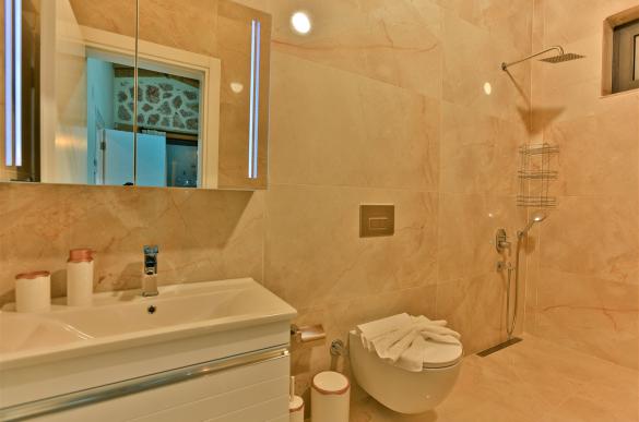 kas-kalkan-deniz-manzarali-muhafazakar-villa-86_117.jpg