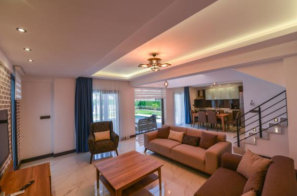 ovacikta-doga-manzarali-jakuzili-villa-12_905.jpg