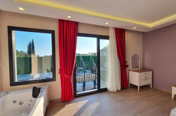 yaniklarda-jakuzili-muhafazakar-villa-25_821.jpg
