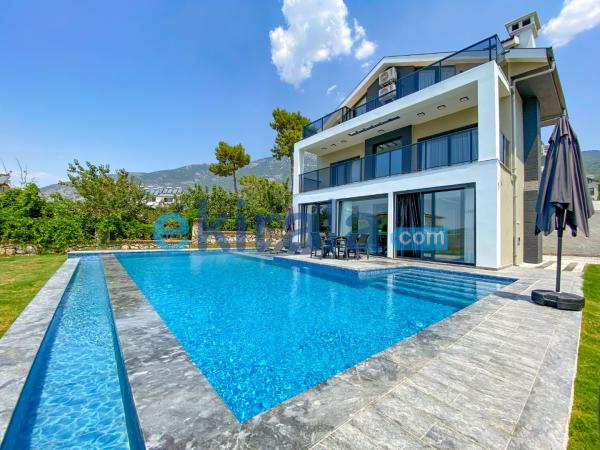 Fethiye Ölüdeniz'de Babadağ'ın Eteklerinde Nem ve Bunaltıcı Havadan Uzakta Kiralık Villa Pandora G