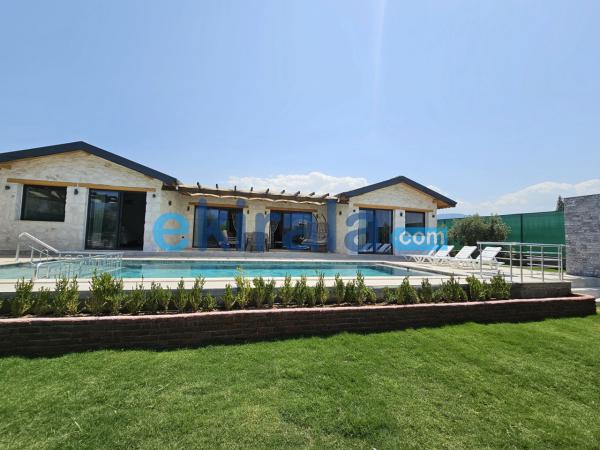 Seydikemer Kadıköyde 4 Kişilik Jakuzili Muhafazakar Özel Havuzlu Villa Olive Nera