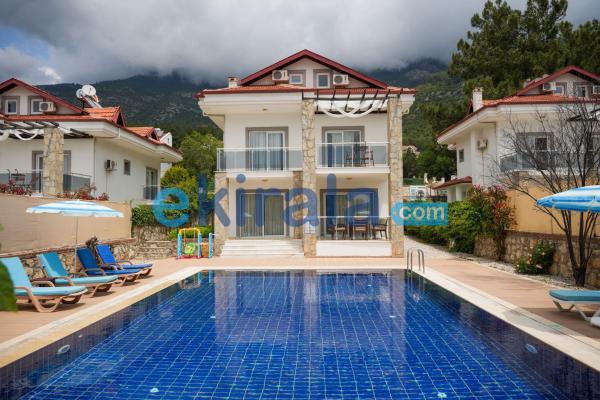 Fethiye Ovacık'ta Doğa Manzaralı 10 Kişilik Özel Havuzlu Villa Yıldırım 2